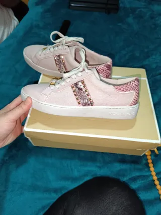 Zapatillas Michael Kors rosas y doradas