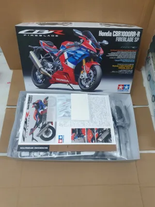 Maqueta Honda CBR1000RR-R Fireblade SP Tamiya
