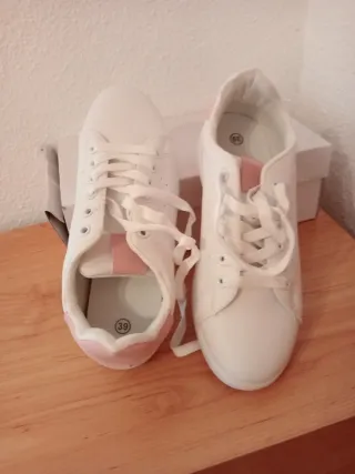 Zapatillas blancas y rosas talla 39