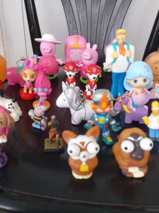 Colección de figuras de personajes