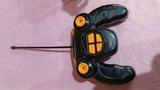 Escavadora teledirigida