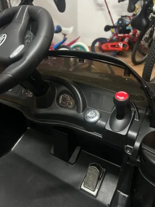 Coche eléctrico infantil negro