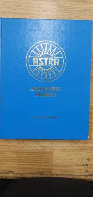 Libro Pistolas Automáticas Astra