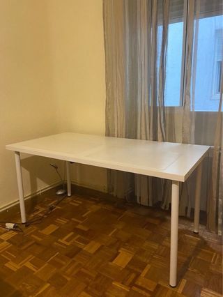Mesa de escritorio Ikea, mas maquina de estampado
