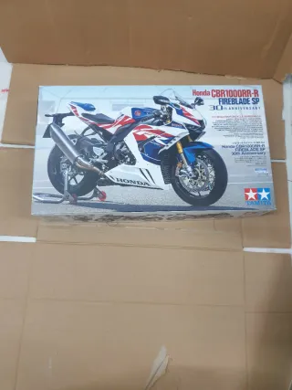 Maqueta Honda CBR1000RR-R Fireblade SP Tamiya
