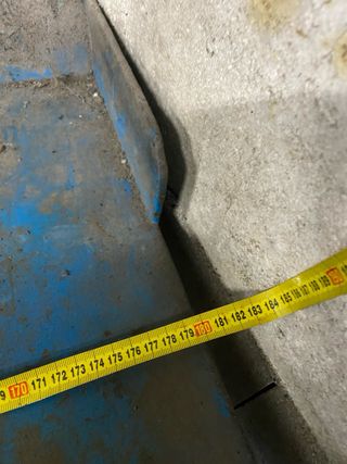 Mesa de trabajo robusta azul