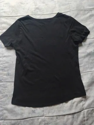 Camiseta AMISU negra con estampado de leopardo