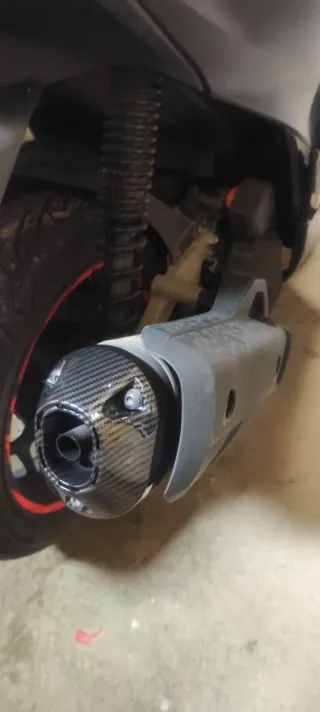 Embellecedor Escape PCX 125 Carbono