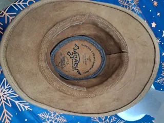 Sombrero de piel australiano con canguro