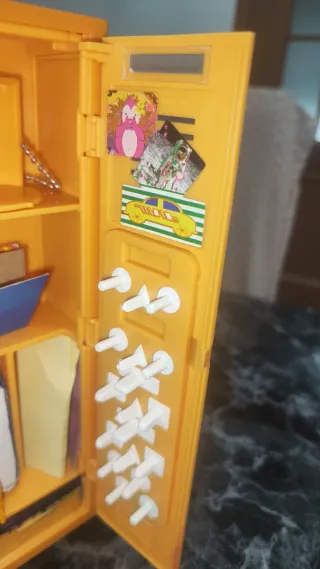 Barbie Vintage con Armadietto