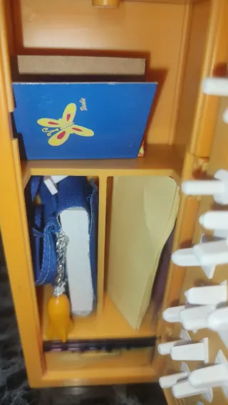 Barbie Vintage con Armadietto