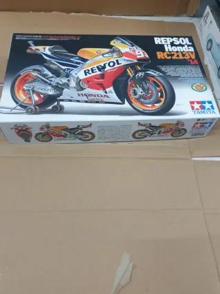 Maqueta Tamiya Repsol Honda RC213V '14