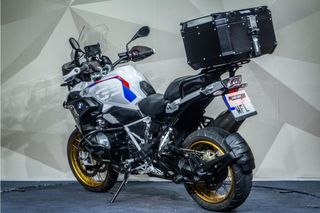 BMW R 1250 GS AKRAPOVIC * TOPCASE * IMPECABLE