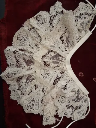 Puños de encaje de aguja