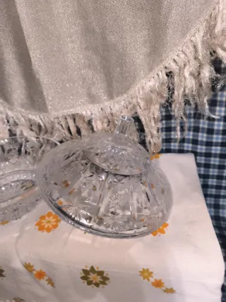 Bombonera de cristal rallada