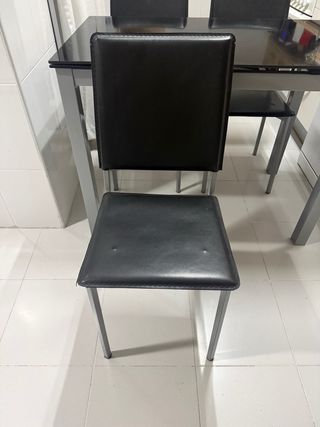 Mesa Cocina Cristal Extensible + 4 Sillas