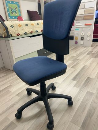 Silla de oficina azul