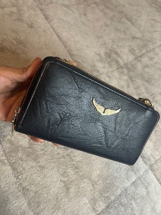 Billetera Negra con Correa Ajustable