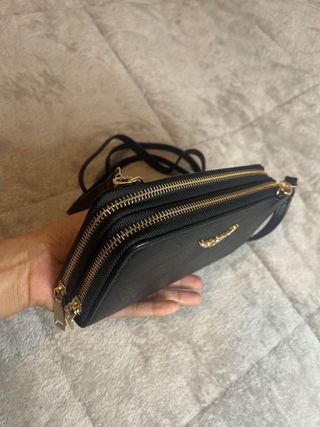 Billetera Negra con Correa Ajustable