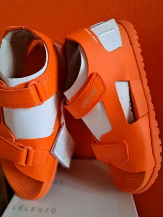 Sandalias Geox Naranja y Blanco