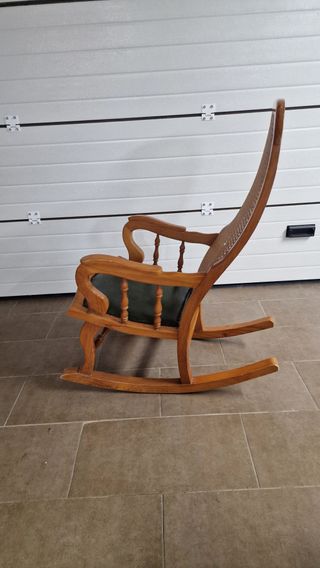 Butaca Mecedora Madera y Ratán