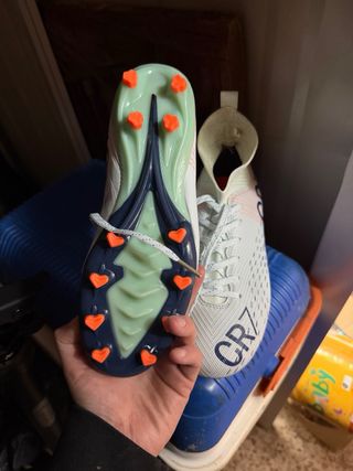 Botas de fútbol CR7 nuevas