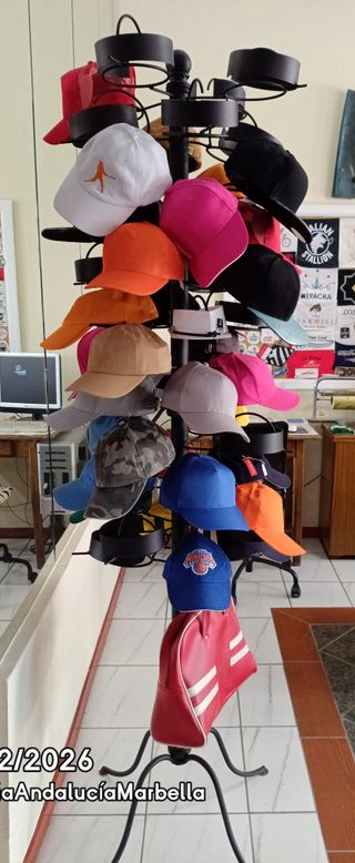 Perchero para gorras