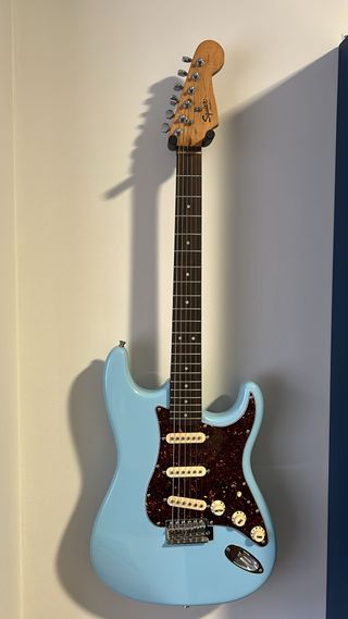 Guitarra Squier Bullet Azul