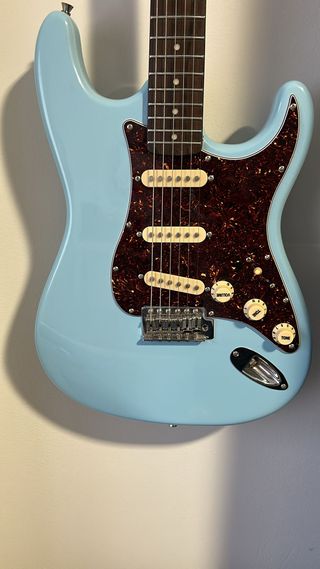 Guitarra Squier Bullet Azul