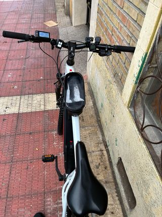 Bicicleta Eléctrica Blanca Rockrider