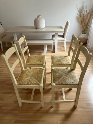 Tavolo e 4 sedie allungabili in legno massello