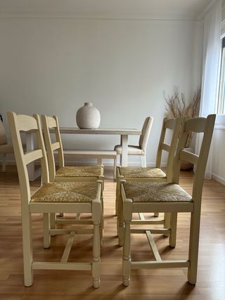 Tavolo e 4 sedie allungabili in legno massello