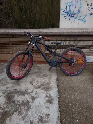 Bicicleta DH Negra