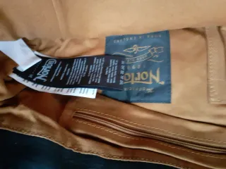 Bolso bandolera negro Norton