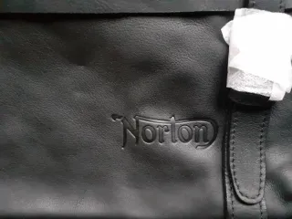Bolso bandolera negro Norton