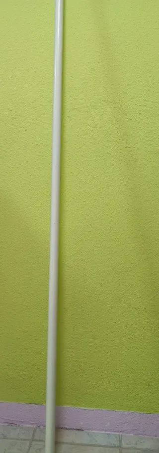 BARRA DE CORTINAS EXTENSIBLE.