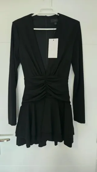Vestido mono Zara negro fruncido