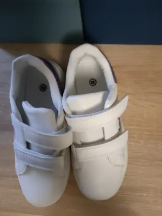 Zapatillas niña talla 35 nuevas