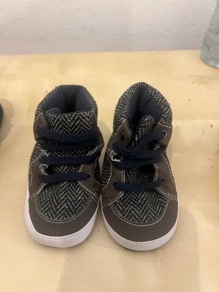 Zapatillas, Talla 18, 20, 23 Y 24. Algunos nuevos