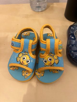 Zapatillas, Talla 18, 20, 23 Y 24. Algunos nuevos