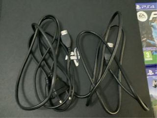 Consola PS4 Pro + 4 Juegos + 2 Mandos