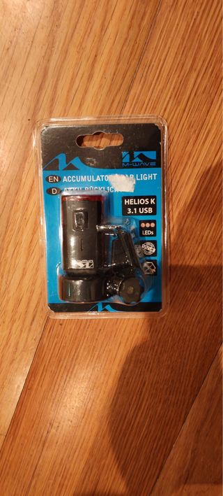 Luz trasera M-WAVE HELIOS K 3.1 USB