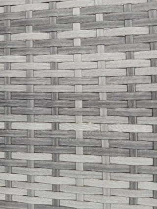 Mesa y sillas de jardín