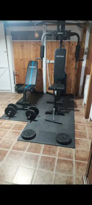 Gimnasio multifunción Cecotec + pesas Máquina