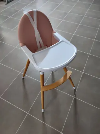 Trona bebé rosa y blanca