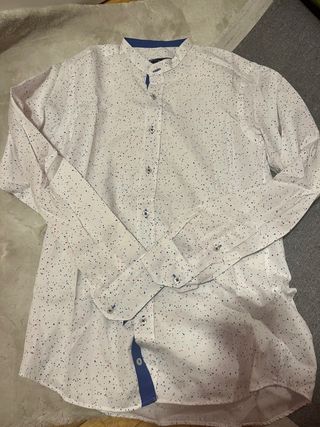 Camisa blanca con estampado