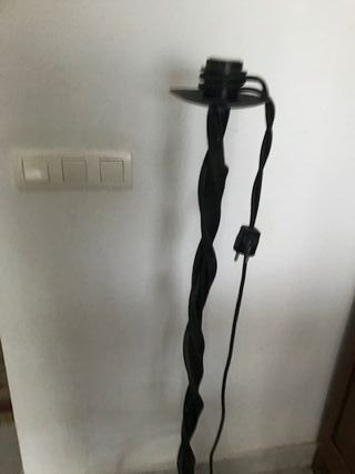 Lámpara de pie de hierro forjado