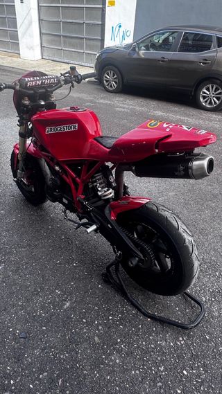 Moto 250cc Rav