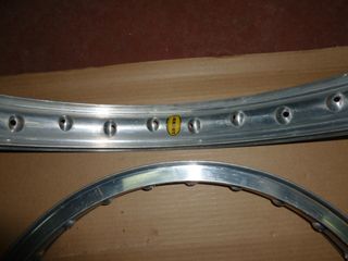 Llantas 19,28 agujeros.