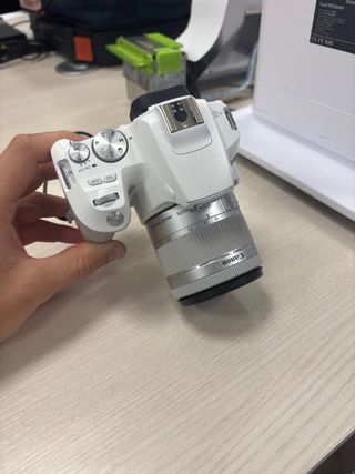 Canon EOS 250D Edición Blanca